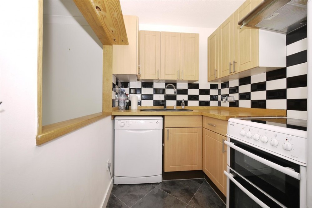 Images for Meon Close, Petersfield EAID:0f95084d88f0abfc44a0e6fdff8f31b1 BID:1